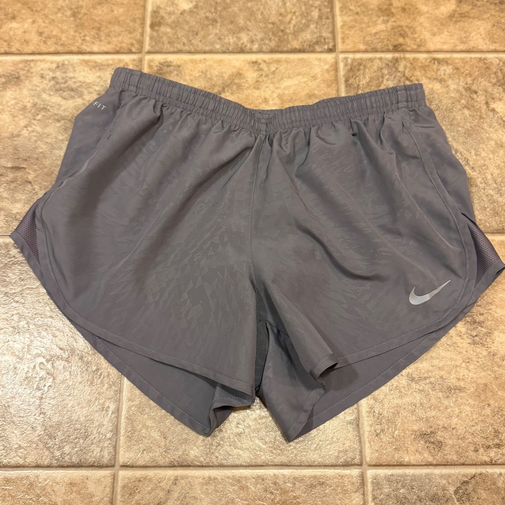 Nike Dri-FIT Womens Medium Grey Geometric Running Shorts Mesh Panels Liner